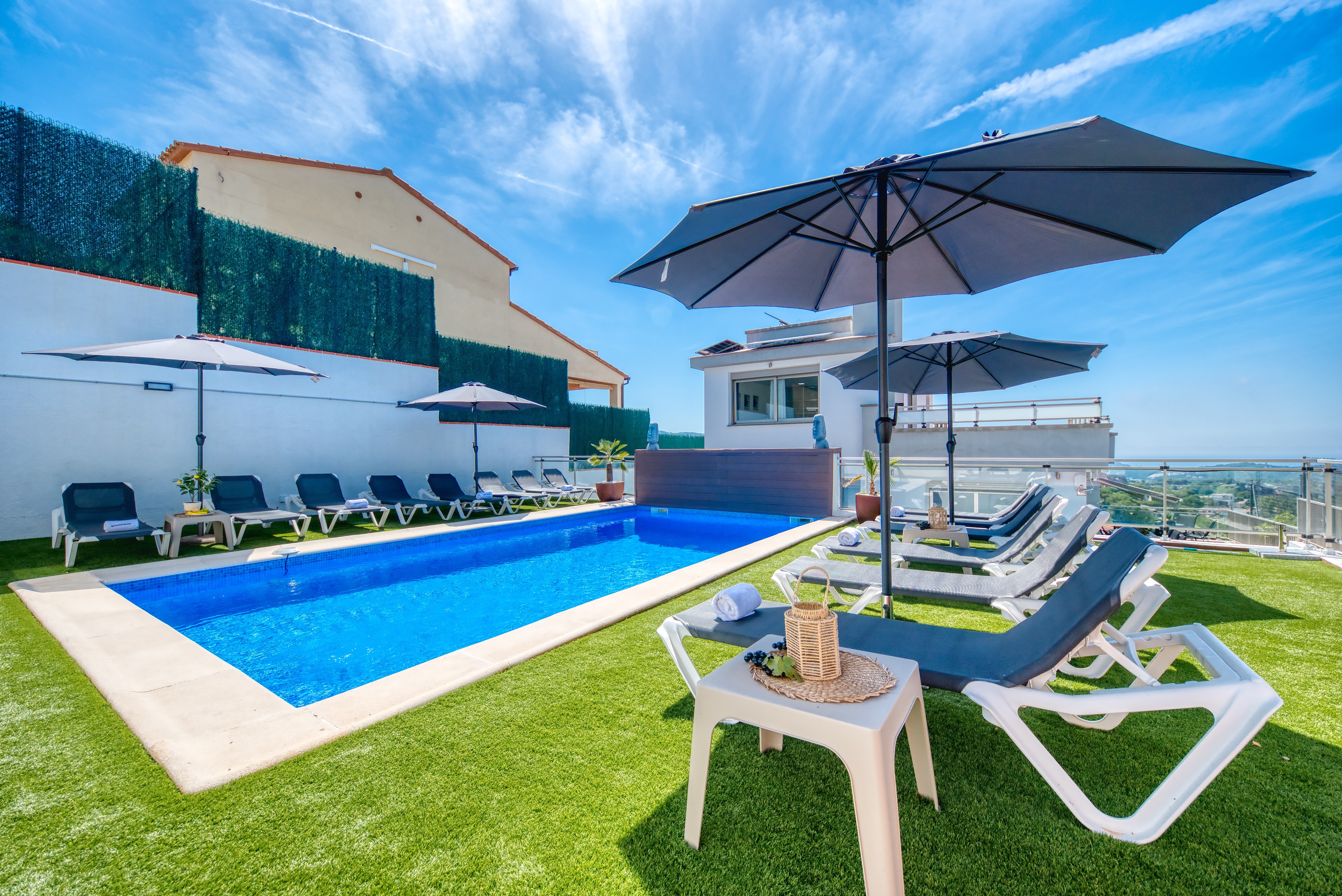 Holiday villa Costa Brava Spain - Villa Sandy Beach - Sunbeds