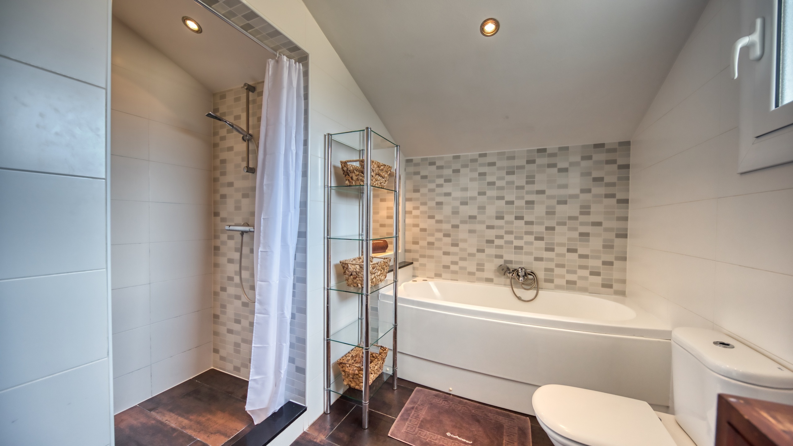 Holiday villas Costa Brava Spain - Villa Madonna - Bathroom