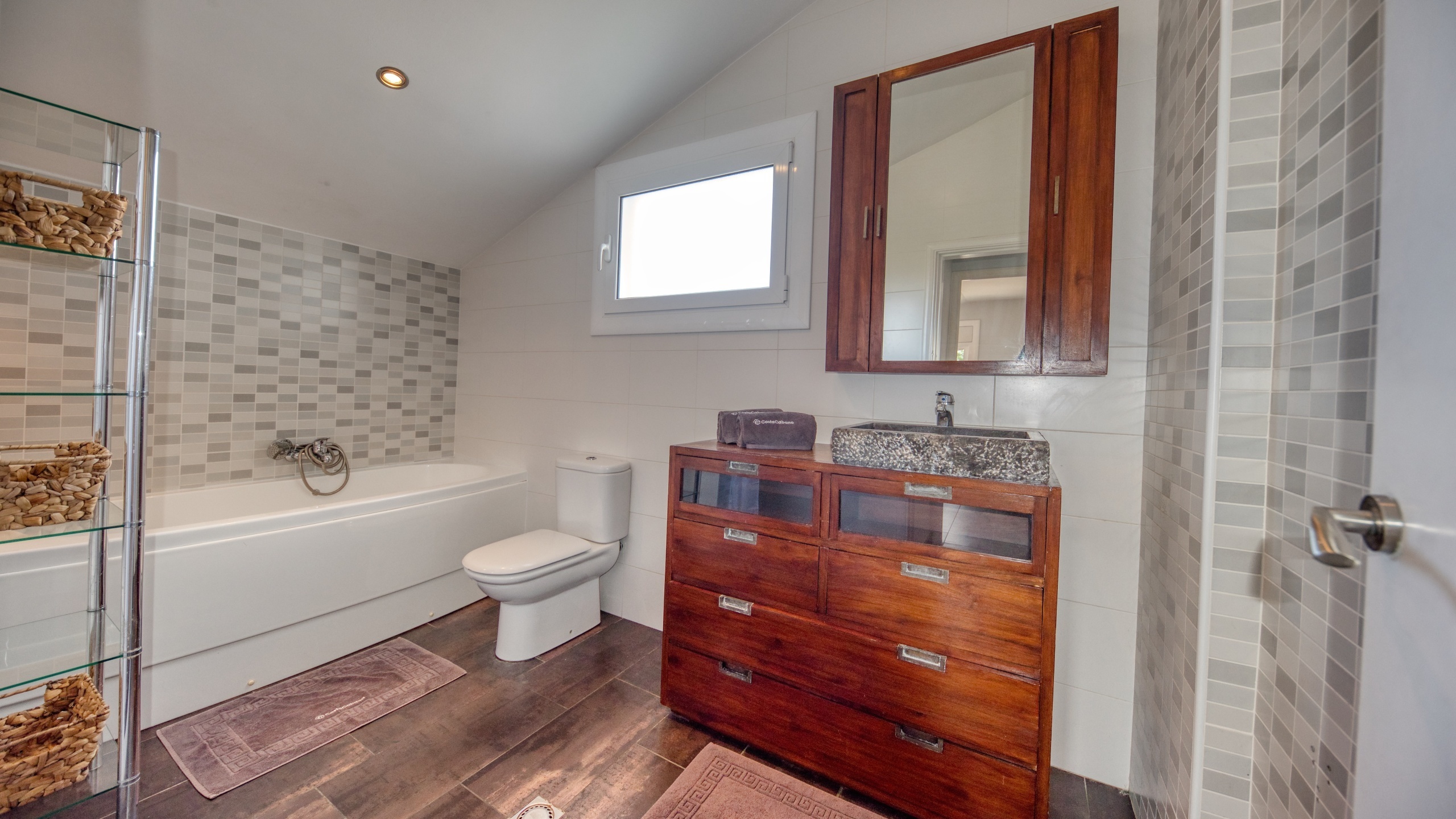 Holiday villas Costa Brava Spain - Villa Madonna - Bathroom