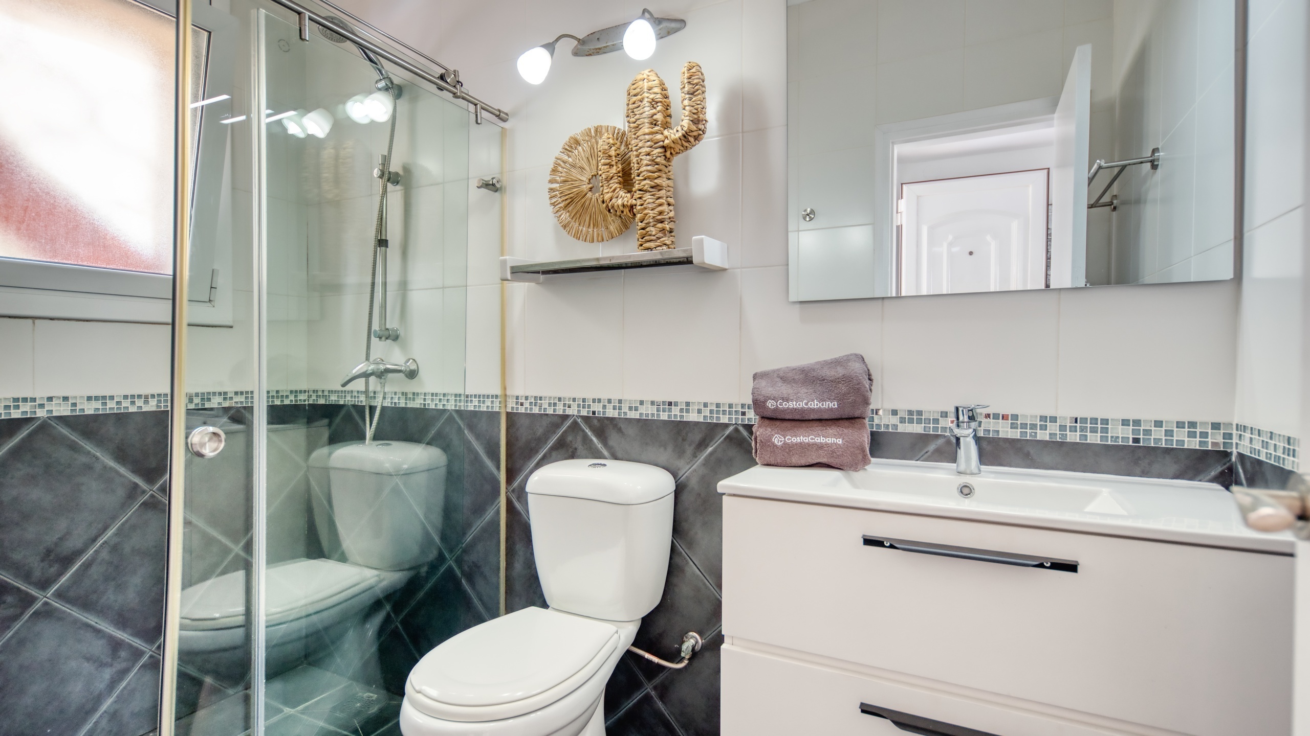 Holiday villas Costa Brava Spain - Villa Madonna - Bathroom