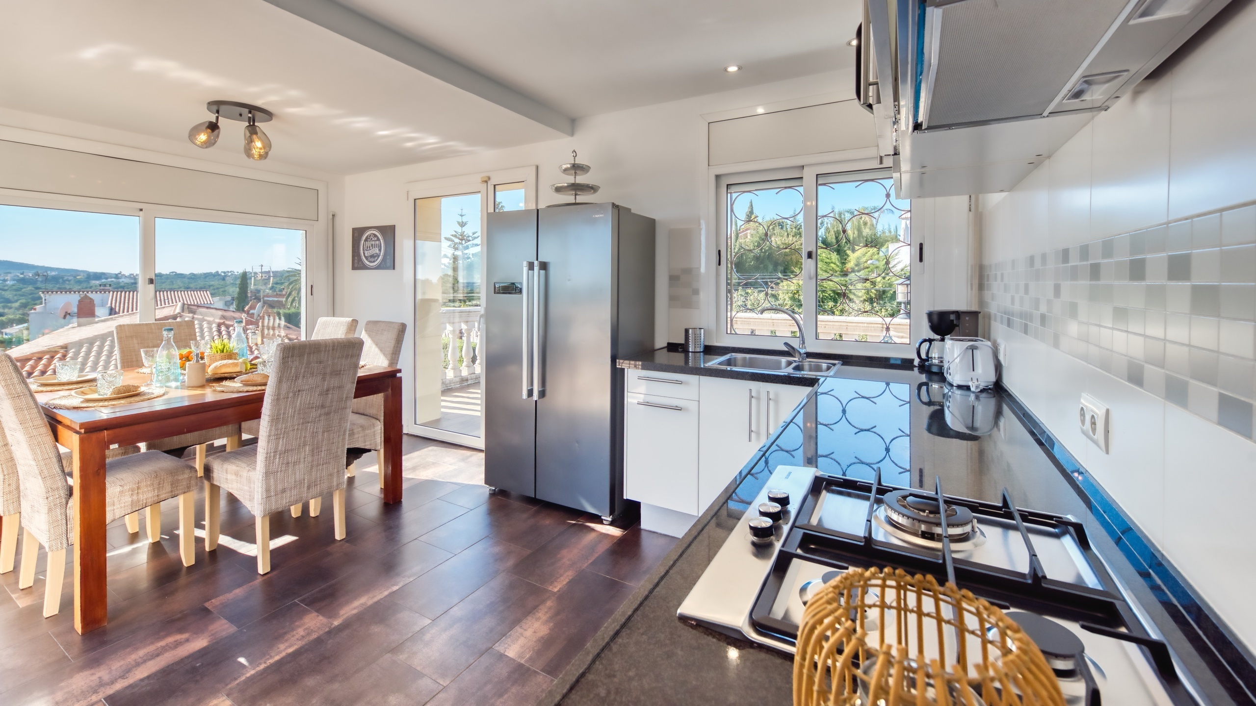 Holiday villas Costa Brava Spain - Villa Madonna - Kitchen