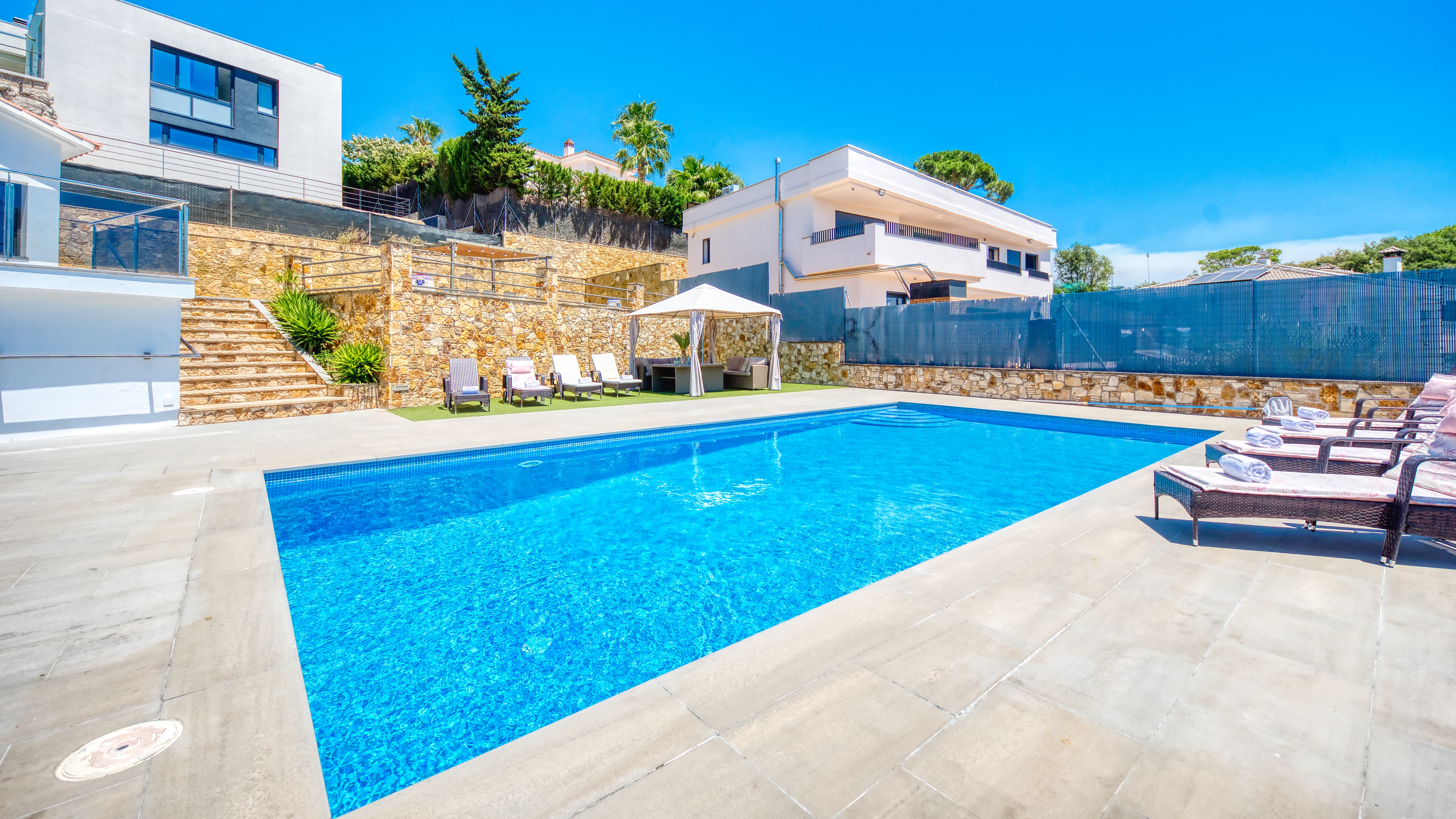 Holiday villa Costa Brava Spain - Villa SummerDream - Swimming pool