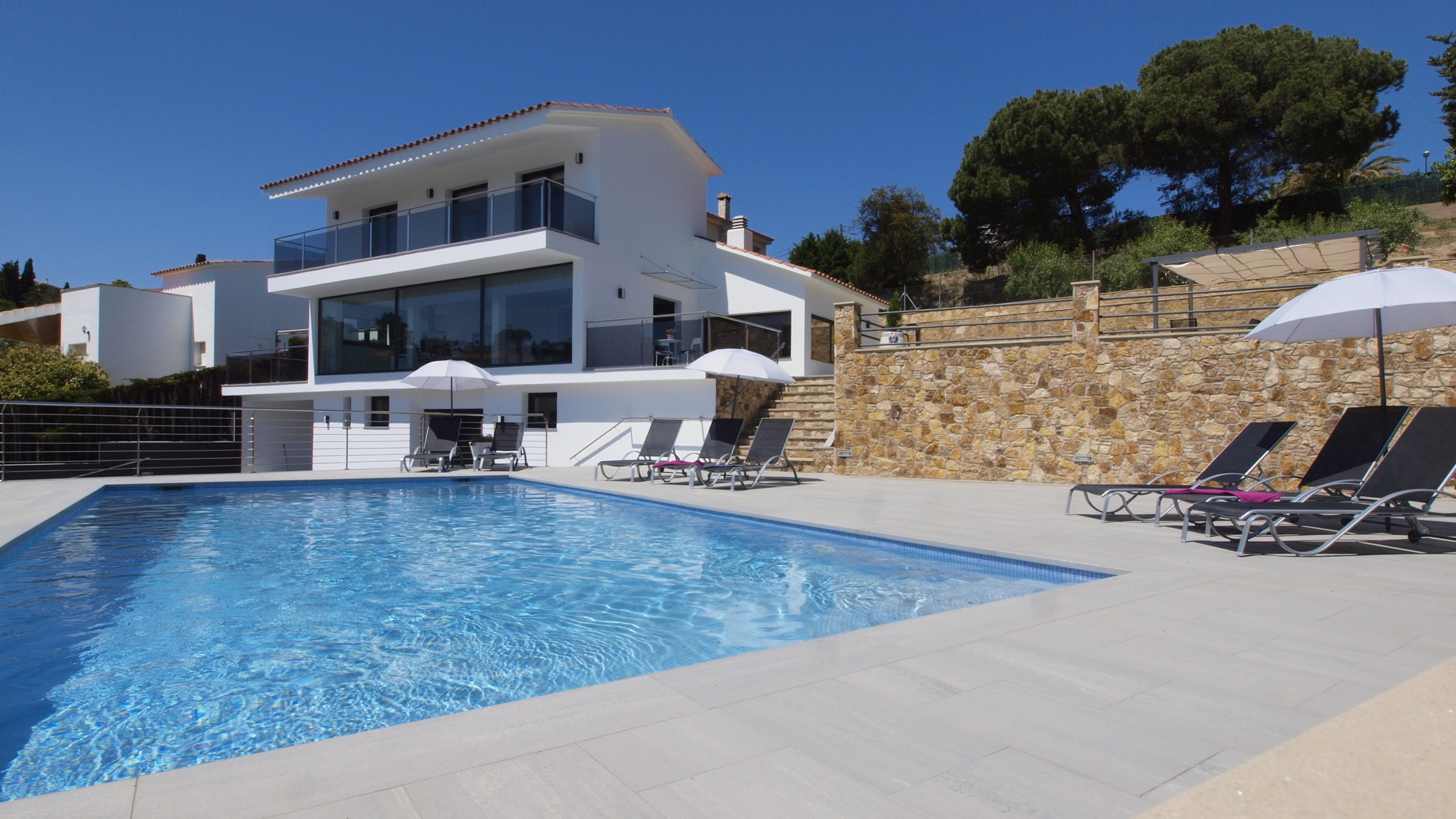 Holiday villa Costa Brava Spain - Villa SummerDream - Swimming pool
