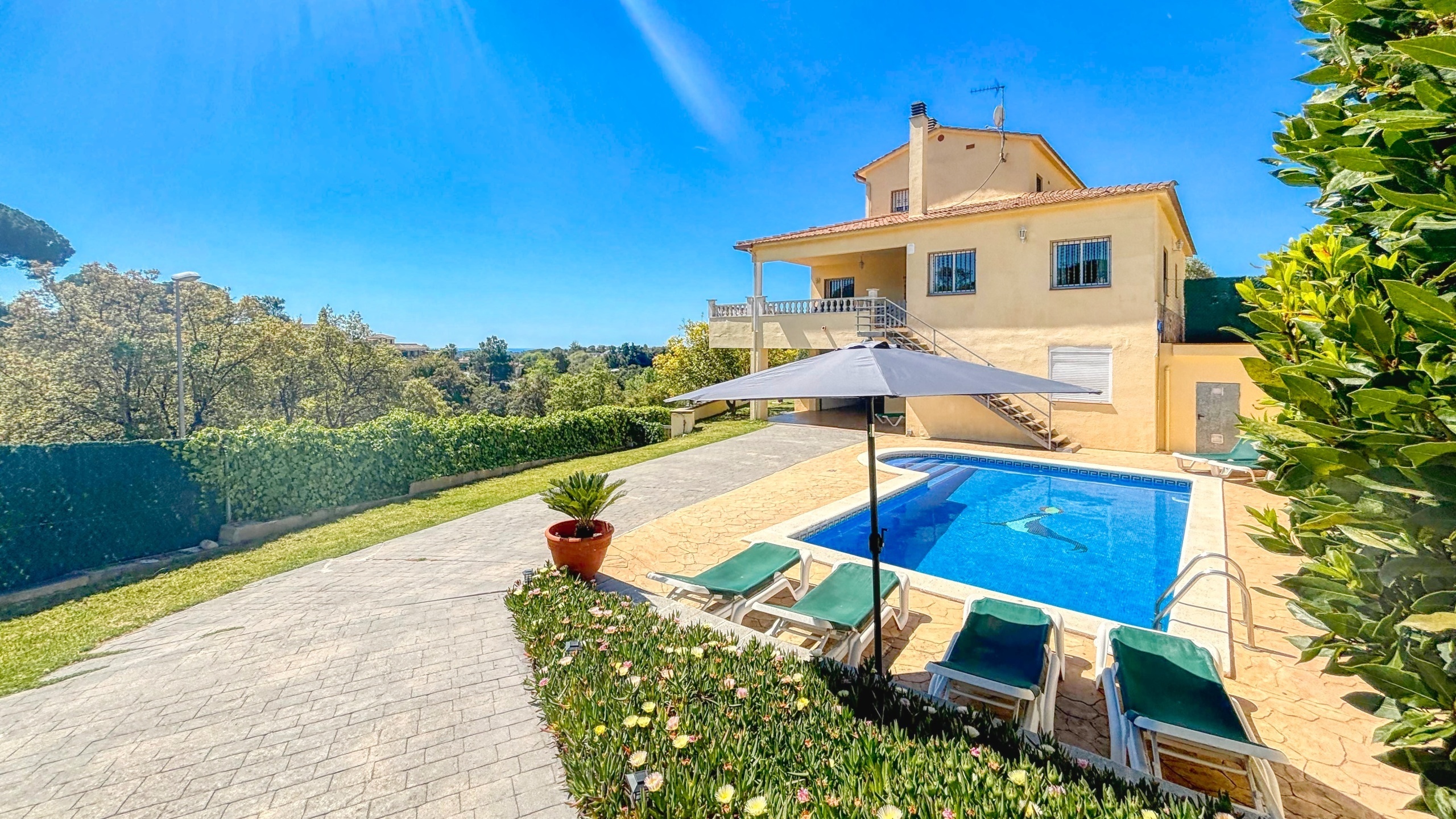 Holiday villa Costa Brava Spain - Villa Holiday - Villa outside