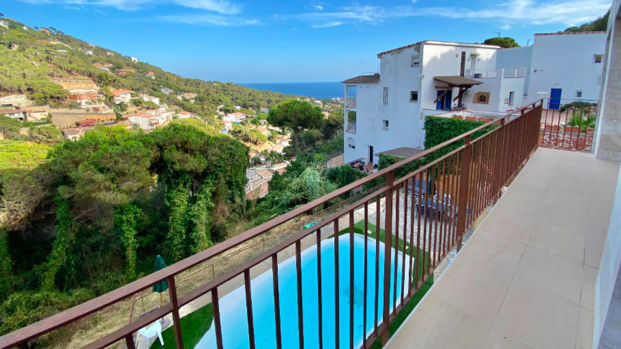 Holiday villa Costa Brava Spain - Villa Sunny Beach - Swimming pool